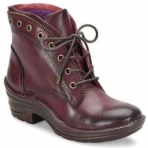 Bionica Burgundy Zipper Rivet Embellished Booties Size 6.5